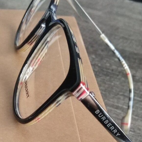 * NEW * Burberry eyeglass frames - Picture 4 of 9